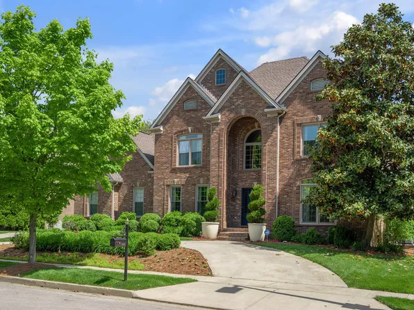 1313 Cordele Ln, Lexington, KY 40513
