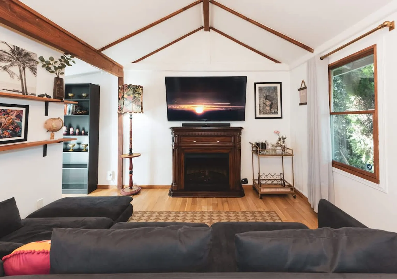Charming Silver Lake Home w/ Backyard & Fire Pit — Photo 1