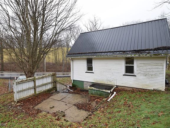 5th image of 5590 Dover Zoar Rd NE