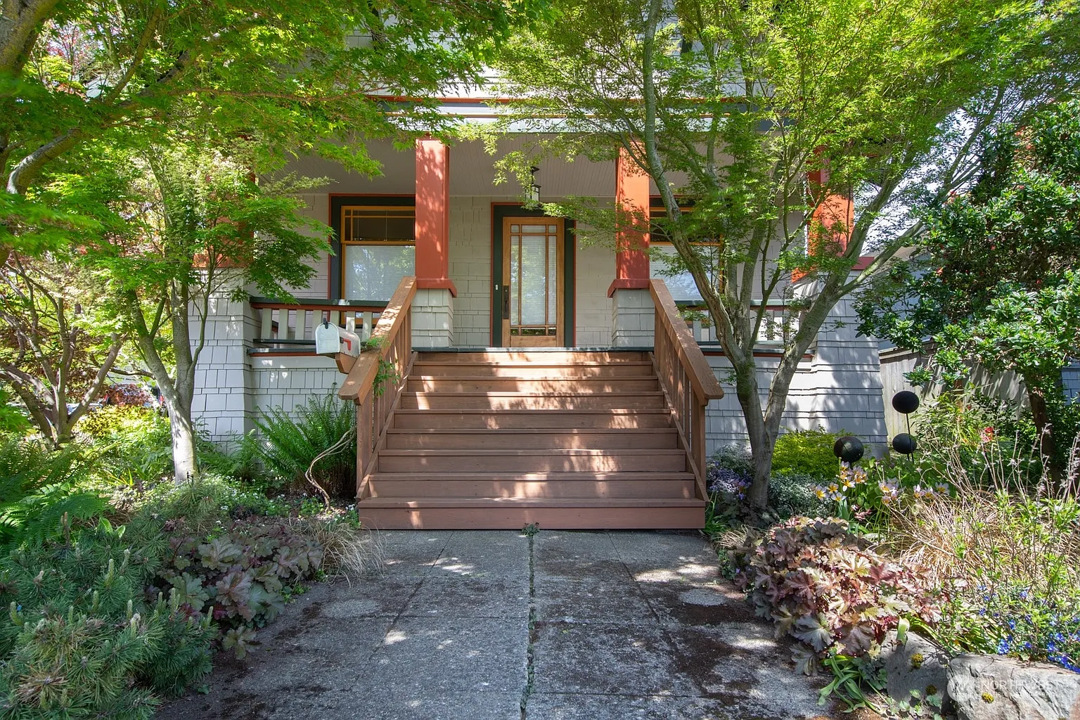 1200 N 44th Street photo 1