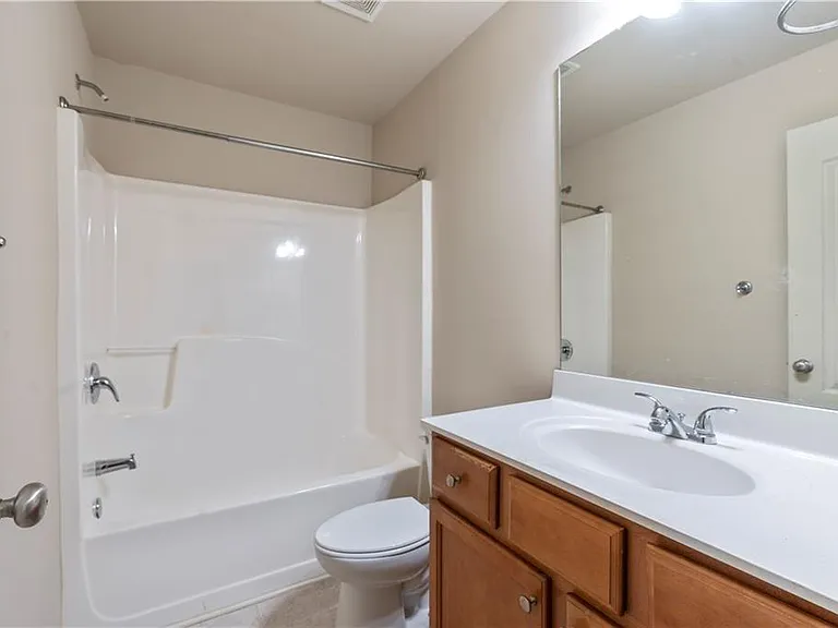 3879 Brockenhurst Dr — Photo 14