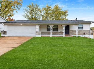 2562 Hackman Dr, Saint Louis, MO 63136