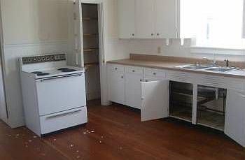 2nd image of 40 Emery St