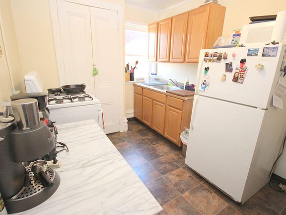 3rd image of 2615 Shady Ave