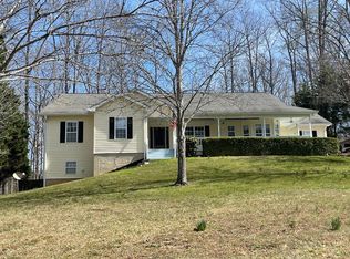 974 Gold Ridge Rd, Dahlonega, GA 30533