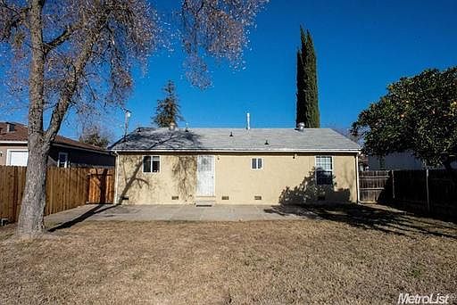 2nd image of 2028 Verano St