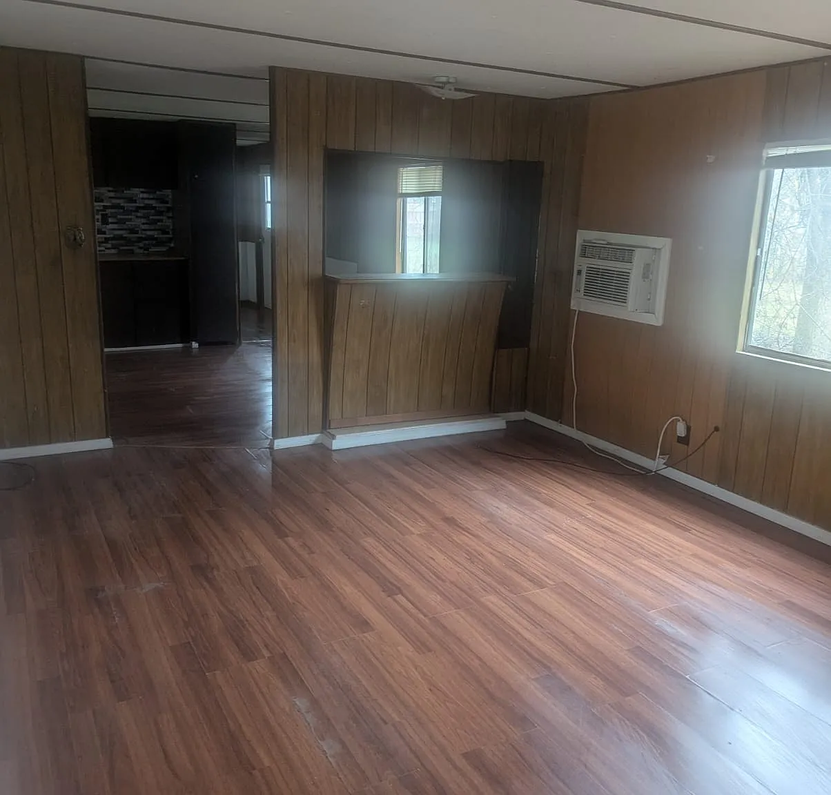 3 bed, 1.5 bath, 1056 sqft, $1,250 — Photo 2