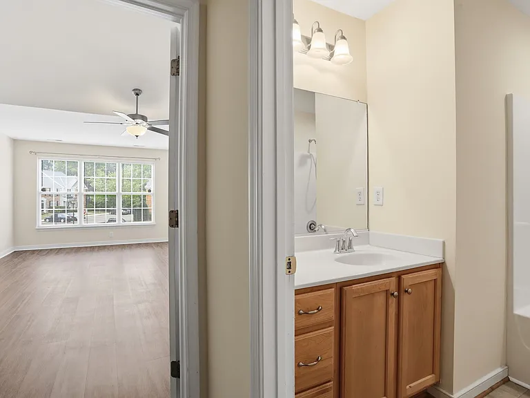 7402 Willow Crossing Ter — Photo 25