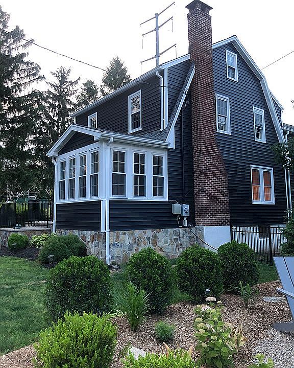 2nd image of 14 Garden Pl