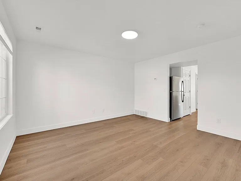 1348 E 6125 S — Photo 14