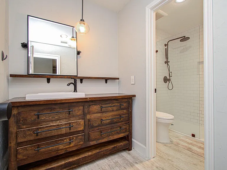 22539 Bristolwood Ct — Photo 12