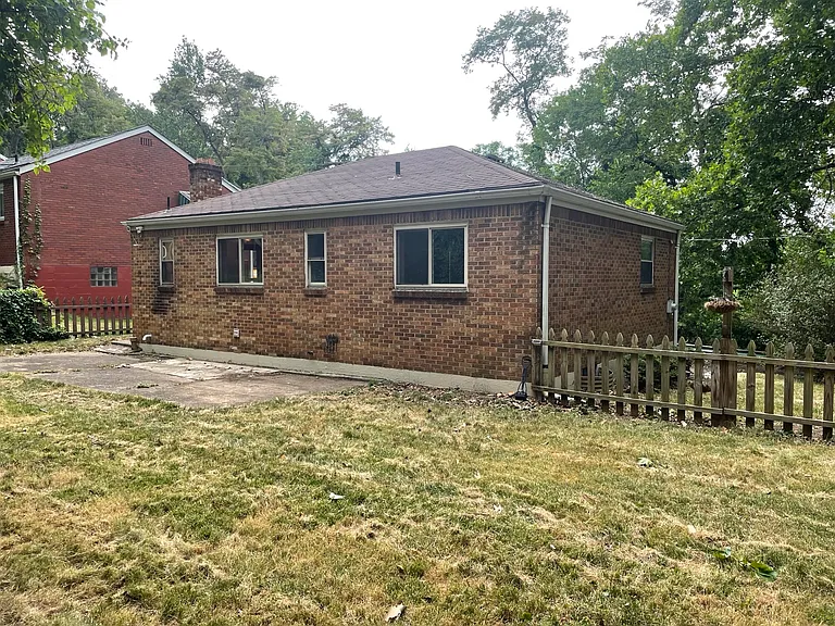 803 Jefferson St — Photo 7