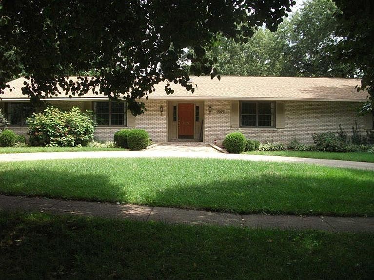 1st image of 2029 Lakeside Dr