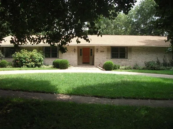 2029 Lakeside Dr, Lexington, KY 40502