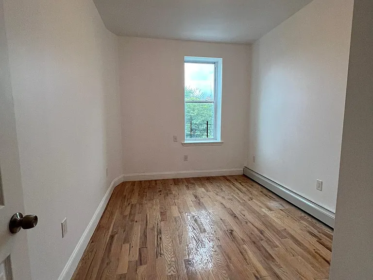 763 Home St #2 — Photo 4