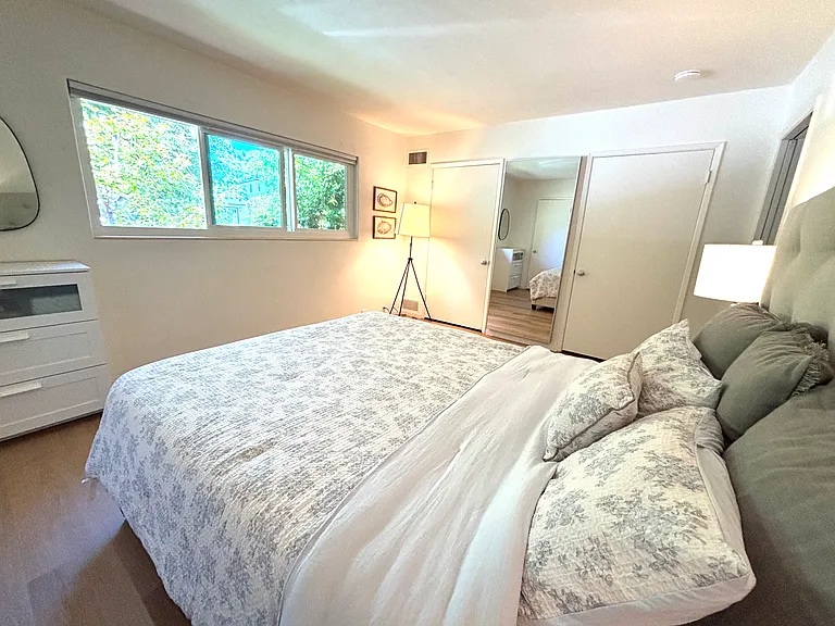 1558 Edgewood Dr — Photo 13