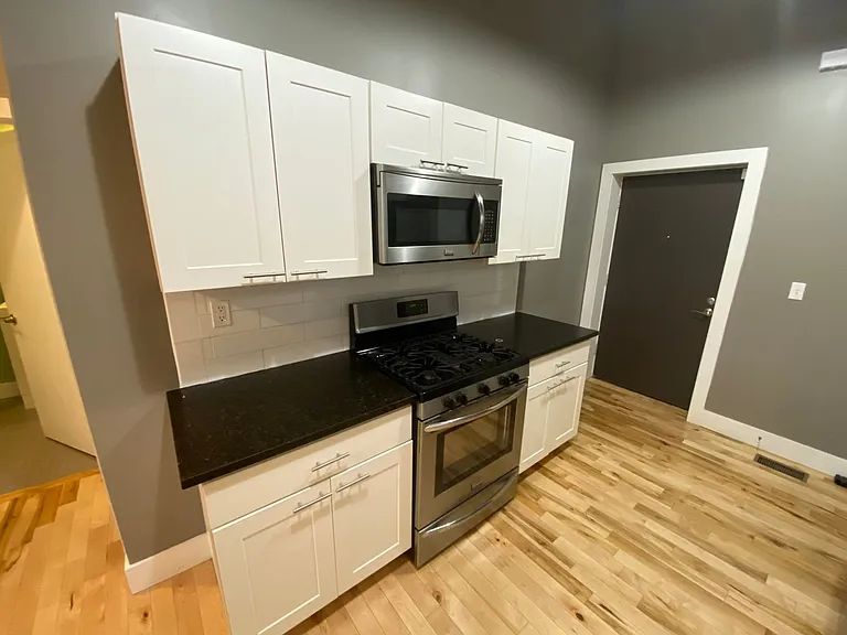 320 Ashmun St — Photo 7