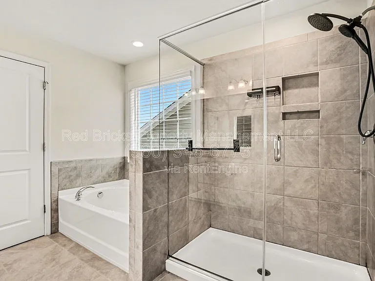 1569 Cambria Ct — Photo 24