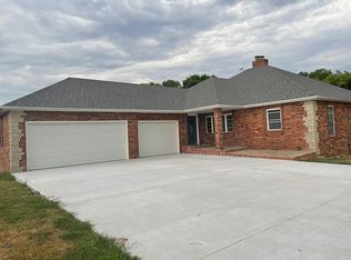 5170 S Westwood Dr, Republic, MO 65738