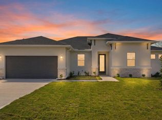 2 Roller Ln, Palm Coast, FL 32164