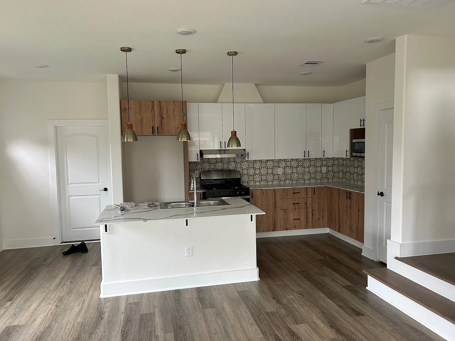 3 bed, 2.5 bath, 1546 sqft, $2,400 — Photo 4