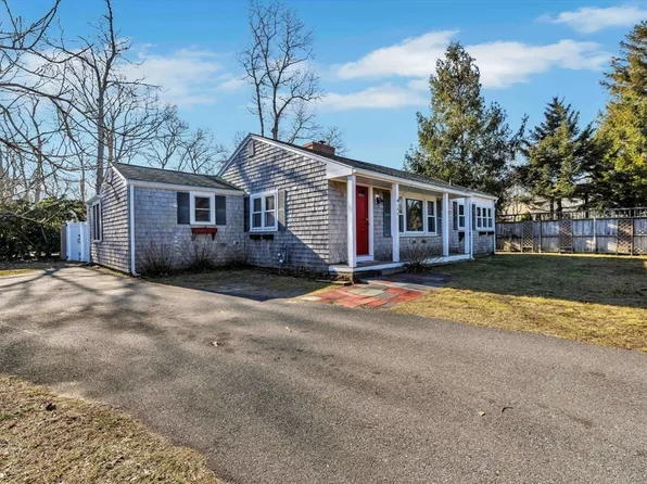 185 Gosnold St, Barnstable, MA 02630