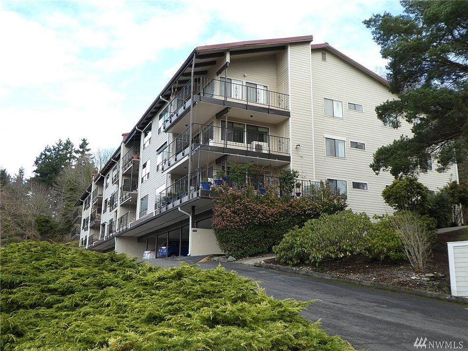 1st image of 908 E Bay Dr NE #E-201