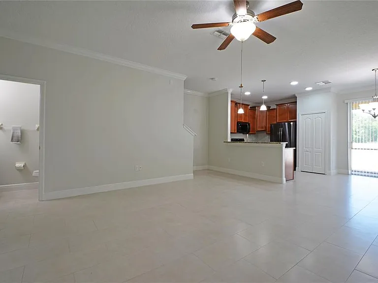 11925 Greengate Dr — Photo 3