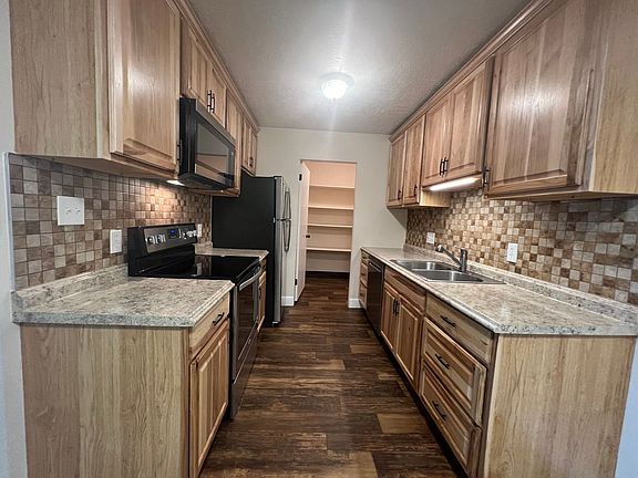3rd image of 1600 20th St S #7
