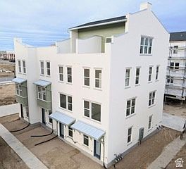 3rd image of 10997 S Freestone Rd W #110