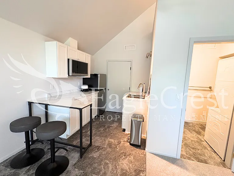 1211 Yellowhawk Way #B — Photo 16
