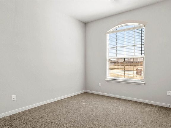 4th image of 1808 Chesapeake Dr