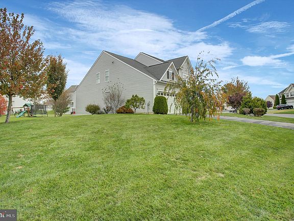 4th image of 1234 Thistledown Dr
