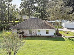 17121 Blue Ridge Dr, Prairieville, LA 70769