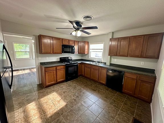 4th image of 1719 Keith Dr NE