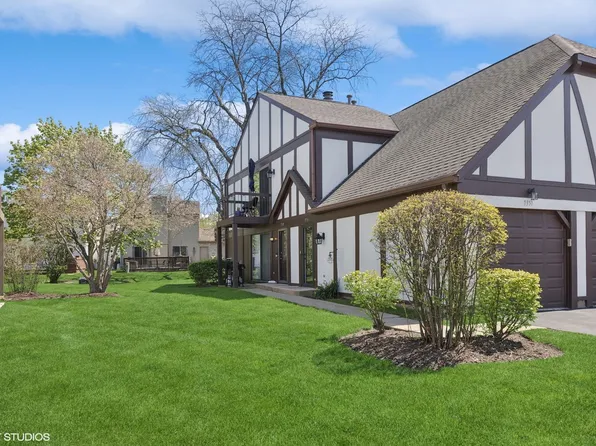 7351 Canterbury Pl, Downers Grove, IL 60516