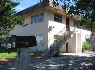 450 NE 166th St APT D, Miami, FL 33162