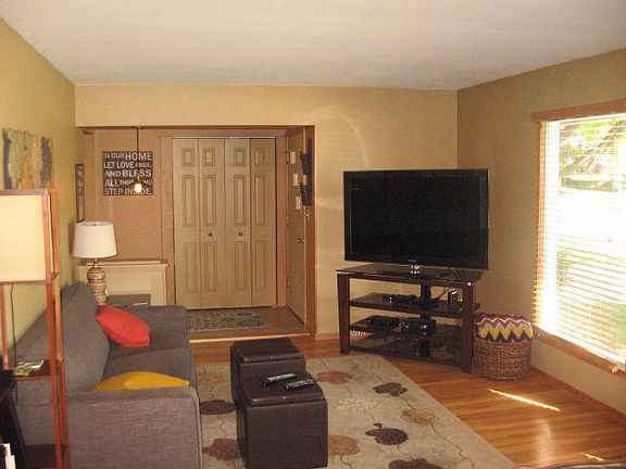 4th image of 142 W Walters Dr