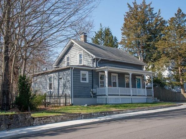 16 Gough Ave, West Warwick, RI 02893
