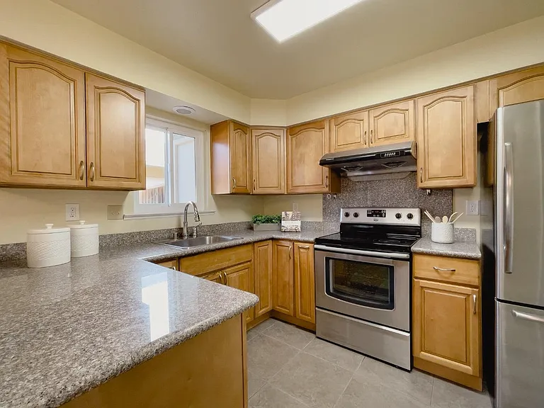 1669 Cedarcreek Ct — Photo 15