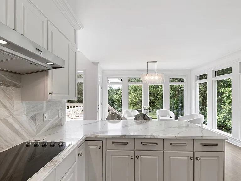 9435 Norwood Dr — Photo 17