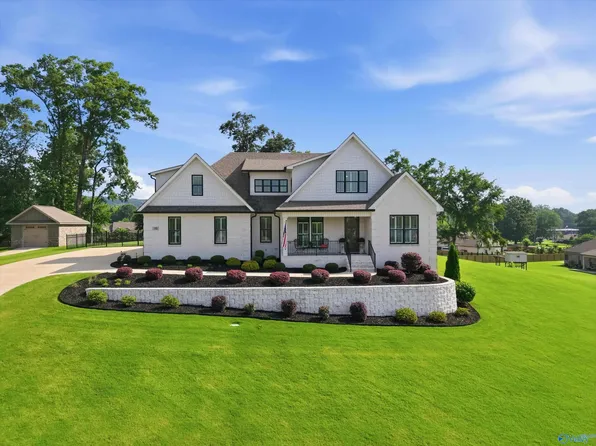 70 Natures Way, Guntersville, AL 35976