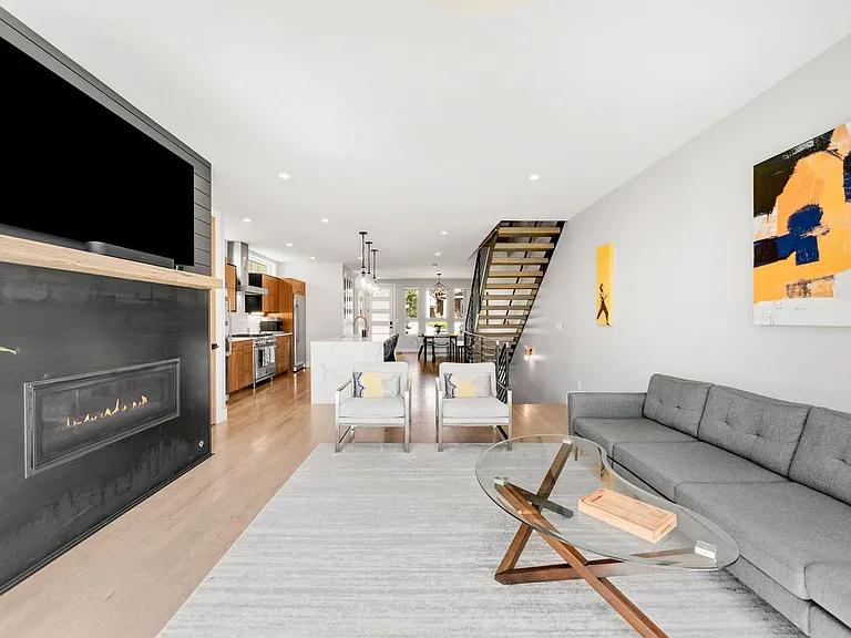 3524 Mariposa St — Photo 10