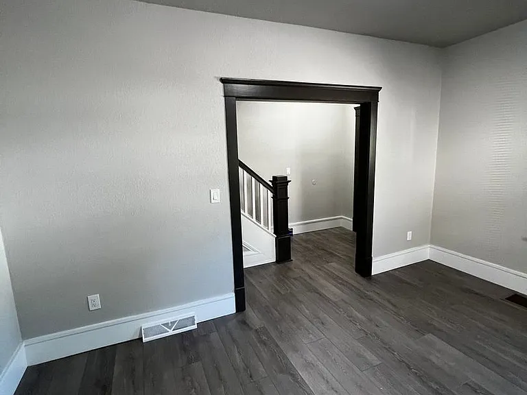 828-830 Penn Street — Photo 24