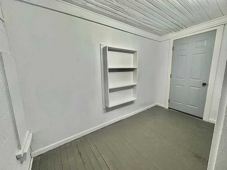 1011 Jones St — Photo 11