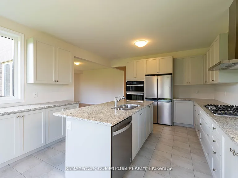 43 Tweedhill Ave — Photo 16