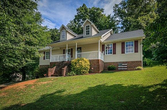 1st image of 136 Meadow Springs Ln