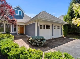 10 Buttonwood Ln, Ipswich, MA 01938