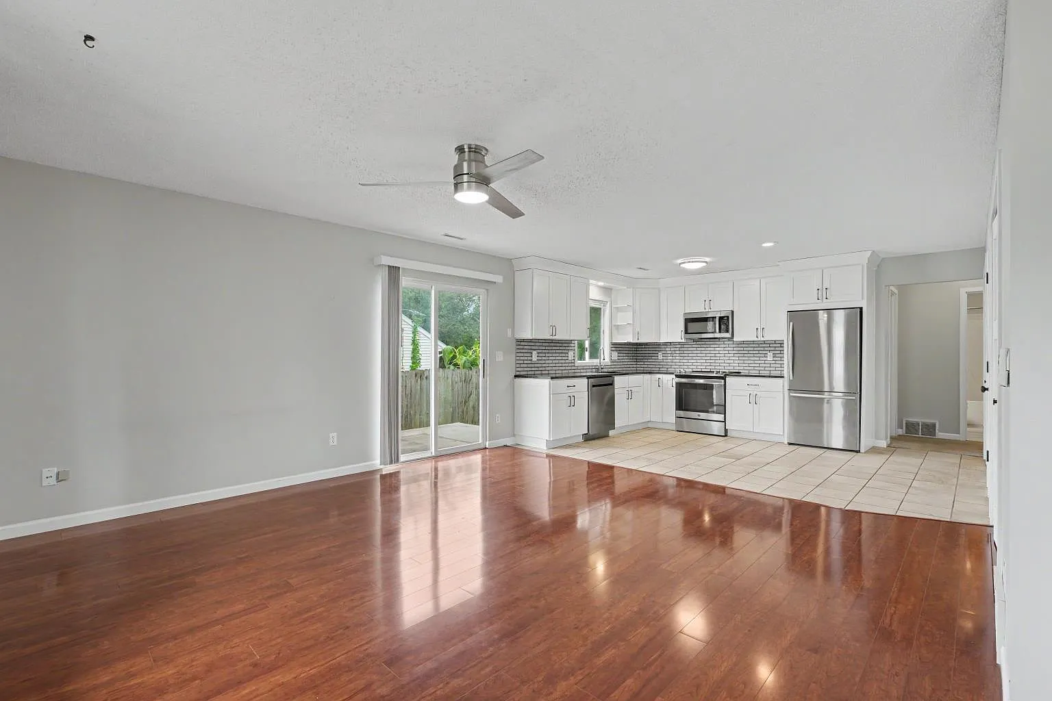 525 Augusta Circle — Photo 4