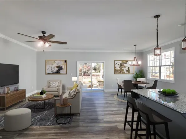 604 Eisenhower St, Yadkinville, NC 27055